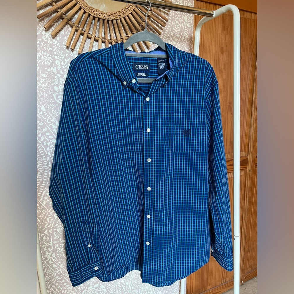 Chaps Men’s Classic Stretch Easy Care Blue Plaid Button Up Collared Shirt‎